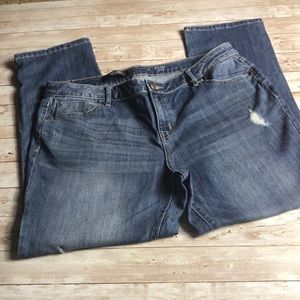 Simply Vera distressed mid rise denim capris